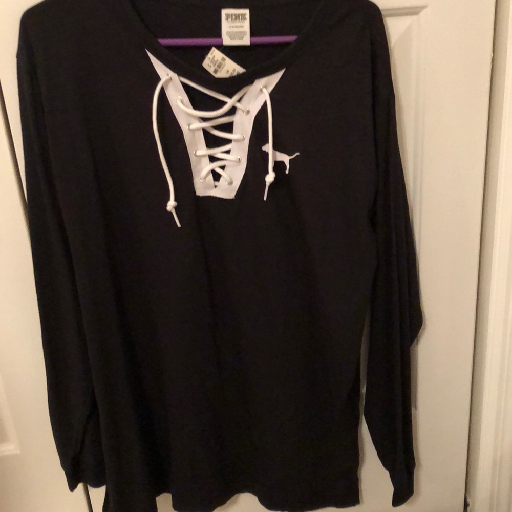 Black and white Logo on back pullover NWT